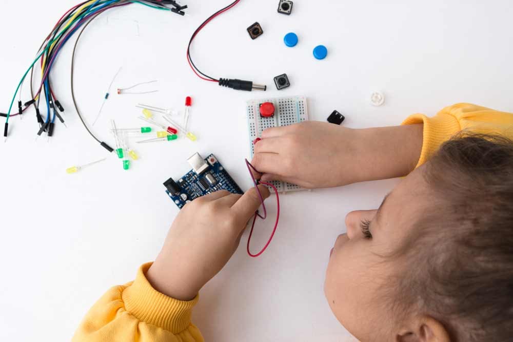 Advancing computational thinking in students is just one of the many benefits of Robotic STEM Kits.