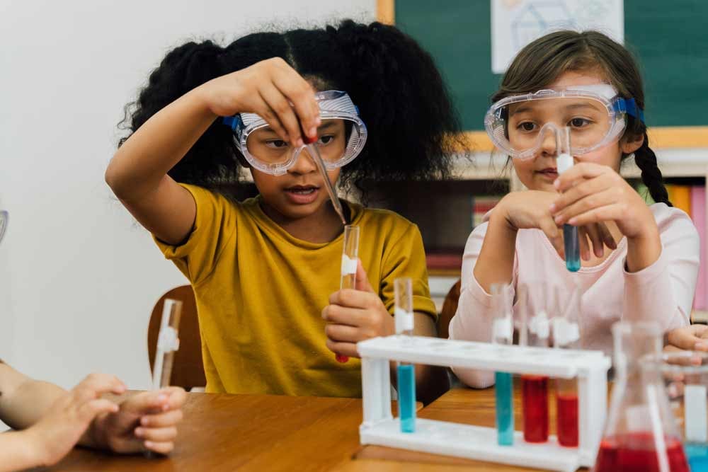 Our elementary STEM kits empower teachers through professional development and curriculum.